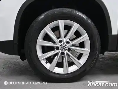 Volkswagen Tiguan 2015 2.0 Автомат в Москве № 172675, миниатюра 5