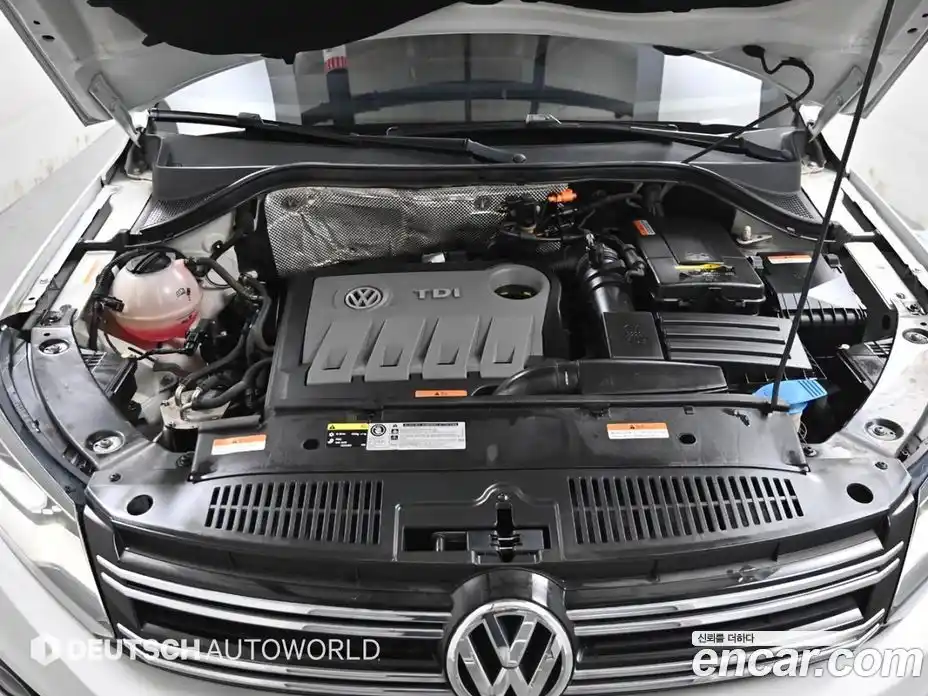 Volkswagen Tiguan 2015 2.0 Автомат в Москве № 172675, фото 6