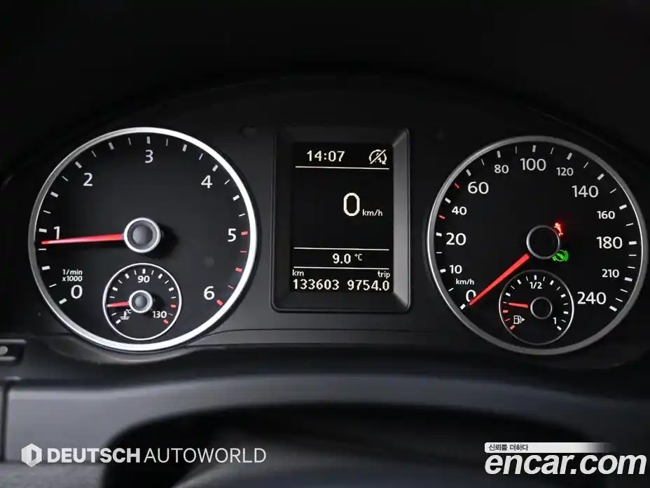 Volkswagen Tiguan 2015 2.0 Автомат в Москве № 172675, фото 8