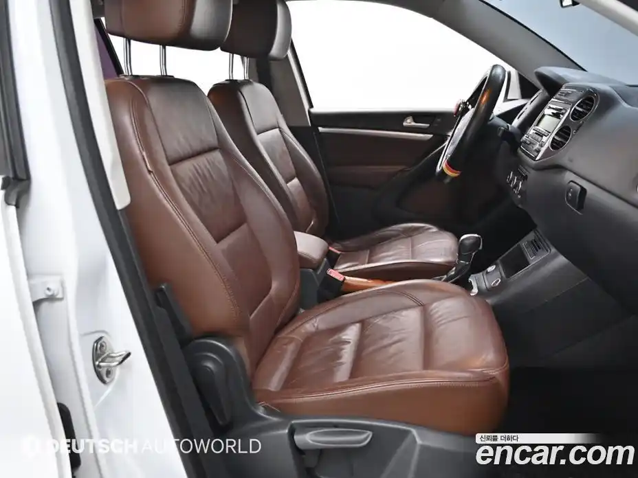 Volkswagen Tiguan 2015 2.0 Автомат в Москве № 172675, фото 10