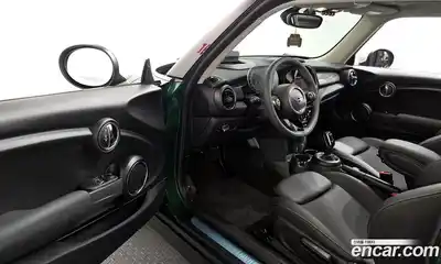 Mini Cooper 2021 1.5 Автомат в Москве № 173165, миниатюра 3