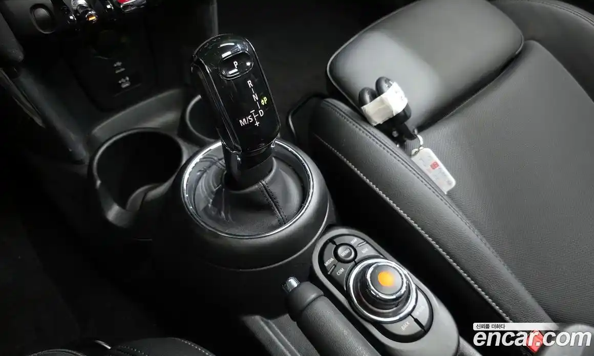 Mini Cooper 2021 1.5 Автомат в Москве № 173165, фото 4