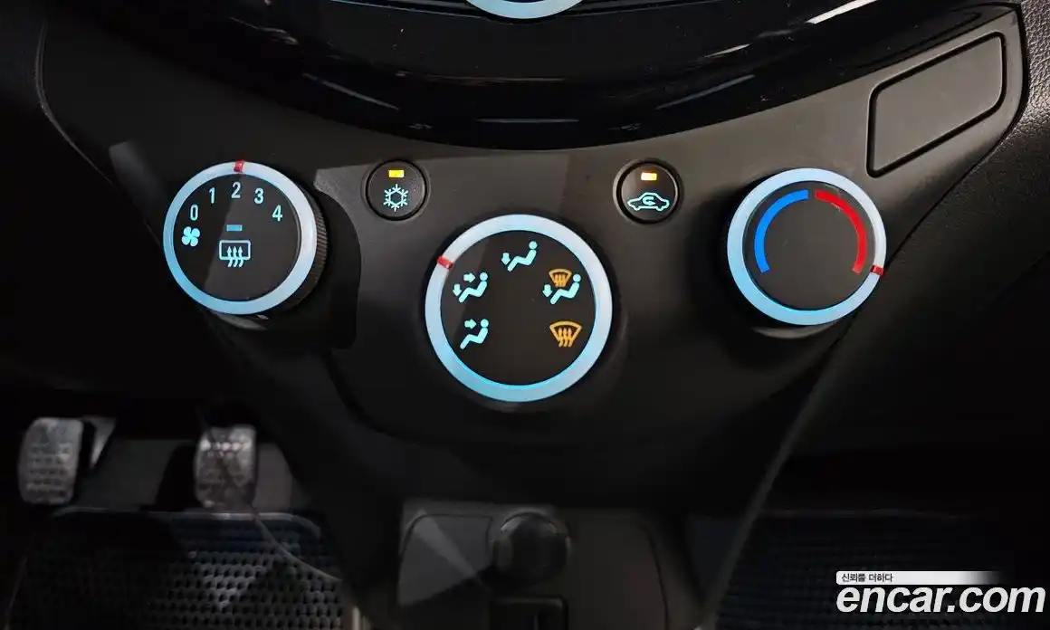 Chevrolet Spark 2013 1.0 Механическая в Москве № 173716, фото 13