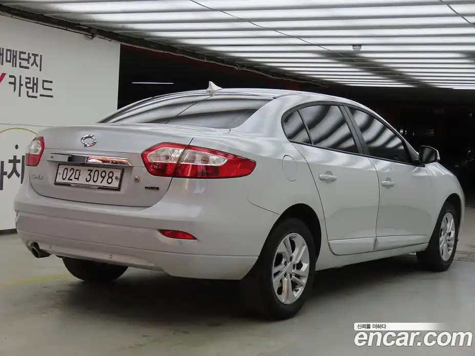 Renault SM3 2018 1.6 Автомат в Москве № 185899, фото 3