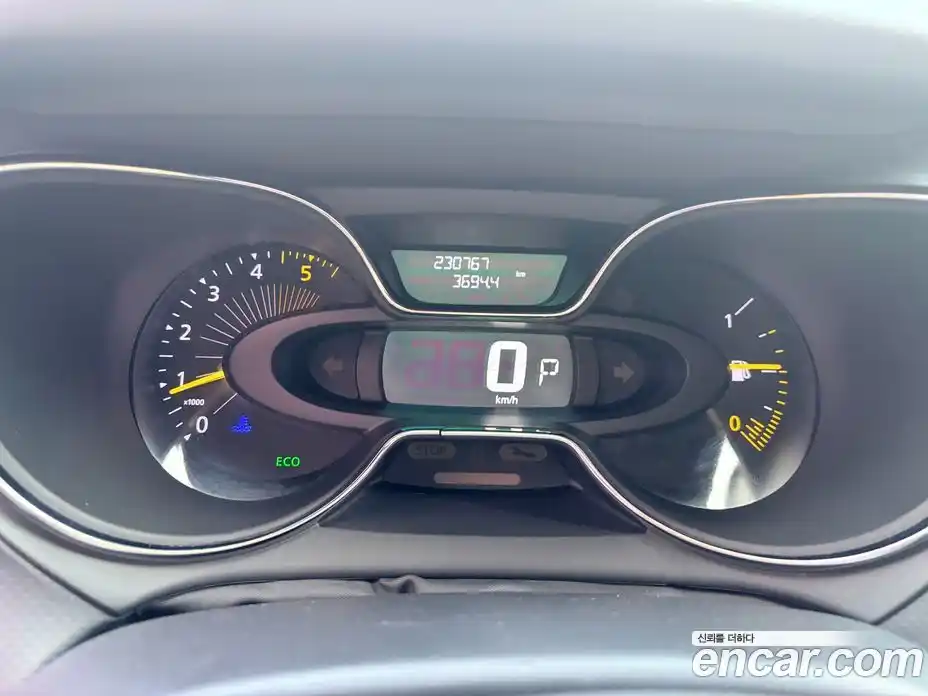 Renault QM3 2015 1.5 Автомат в Москве № 186693, фото 11