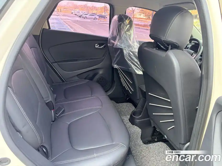 Renault QM3 2015 1.5 Автомат в Москве № 186693, фото 13