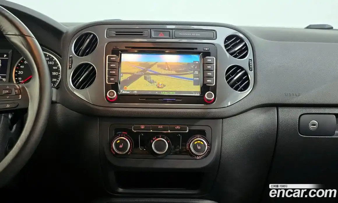 Volkswagen Tiguan 2015 2.0 Автомат в Москве № 199116, фото 19