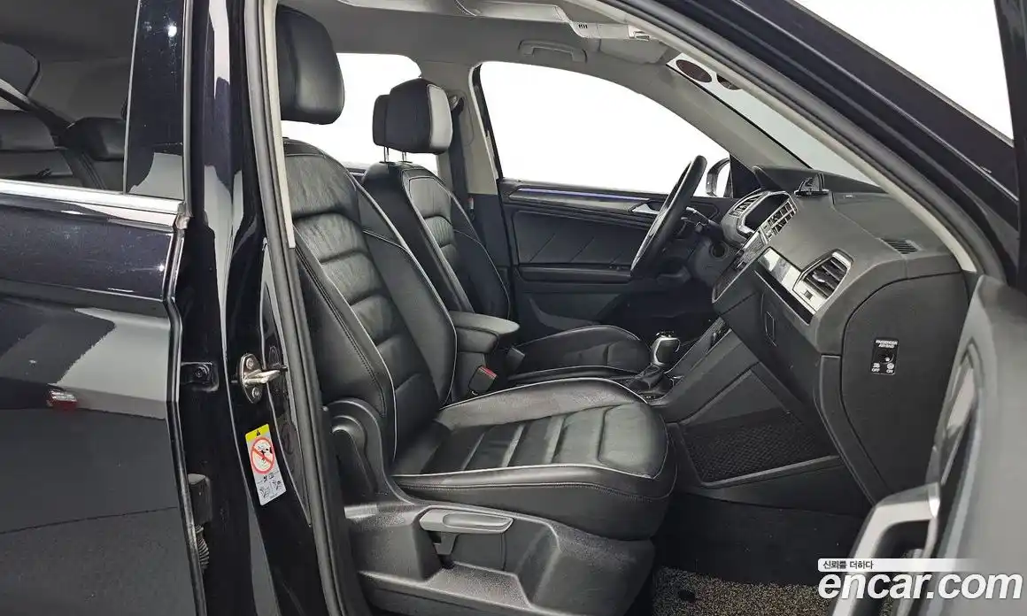 Volkswagen Tiguan 2021 2.0 Автомат в Москве № 199236, фото 16