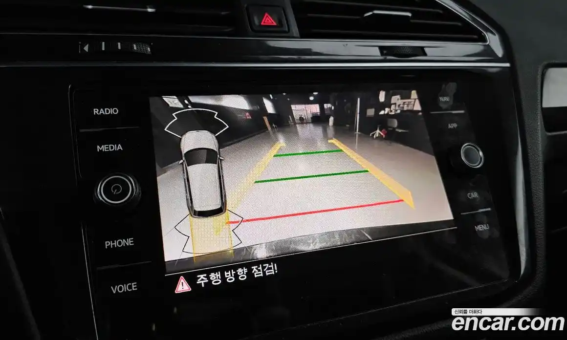 Volkswagen Tiguan 2021 2.0 Автомат в Москве № 199236, фото 18