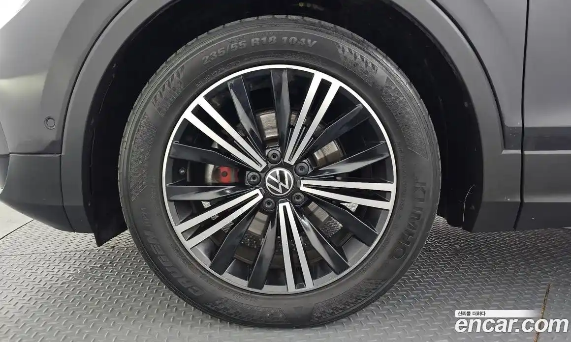 Volkswagen Tiguan 2021 2.0 Автомат в Москве № 199236, фото 19