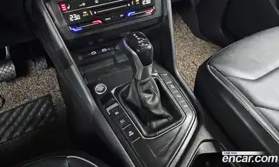 Volkswagen Tiguan 2021 2.0 Автомат в Москве № 199236, миниатюра 5