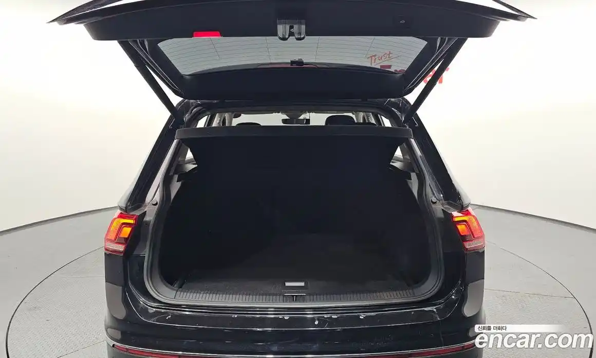 Volkswagen Tiguan 2021 2.0 Автомат в Москве № 199236, фото 8