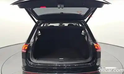 Volkswagen Tiguan 2021 2.0 Автомат в Москве № 199236, миниатюра 8