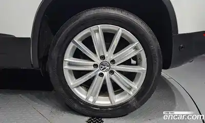 Volkswagen Tiguan 2015 2.0 Автомат в Москве № 199269, миниатюра 11