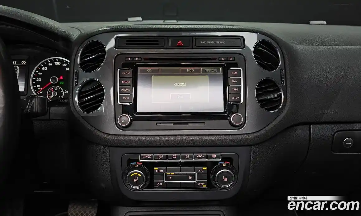 Volkswagen Tiguan 2015 2.0 Автомат в Москве № 199269, фото 20