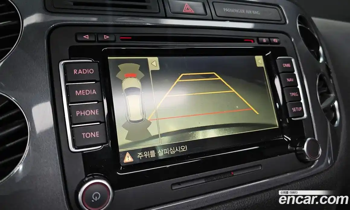 Volkswagen Tiguan 2015 2.0 Автомат в Москве № 199269, фото 6