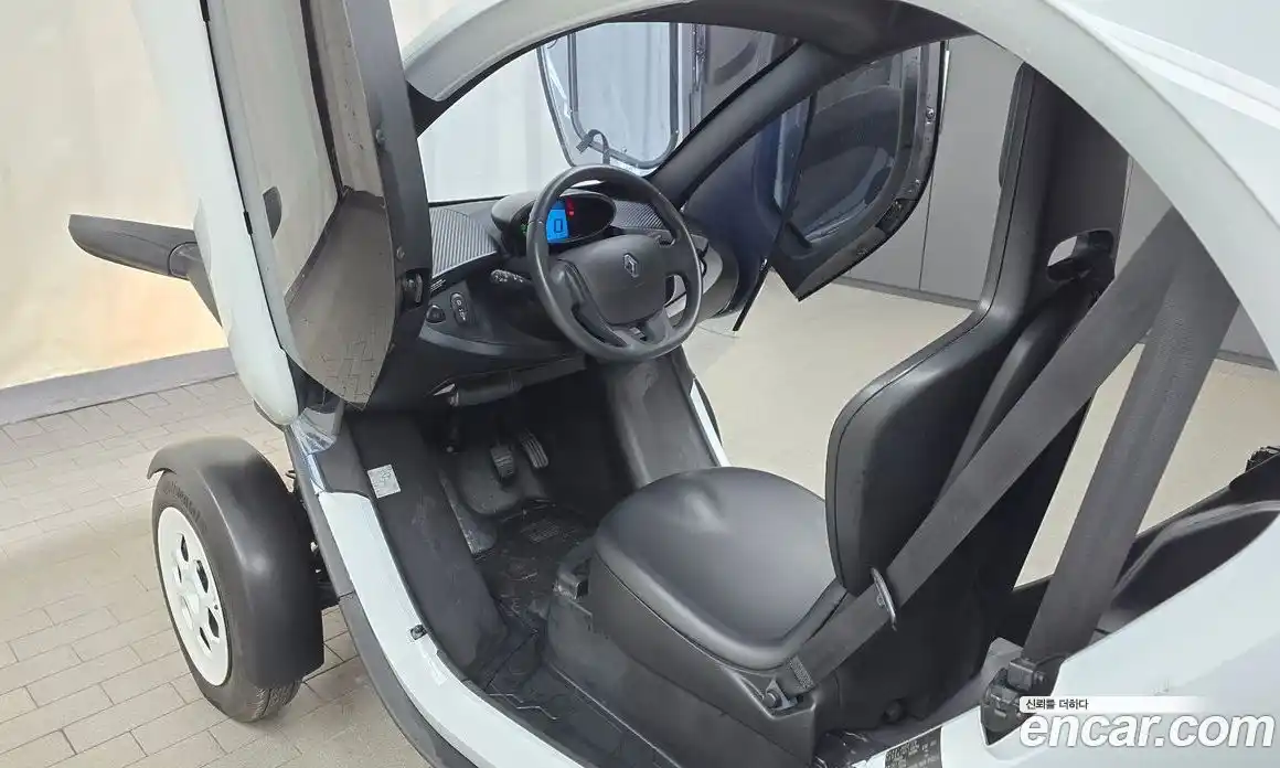 Renault Twizy 2020 0.1 Автомат в Москве № 203968, фото 14