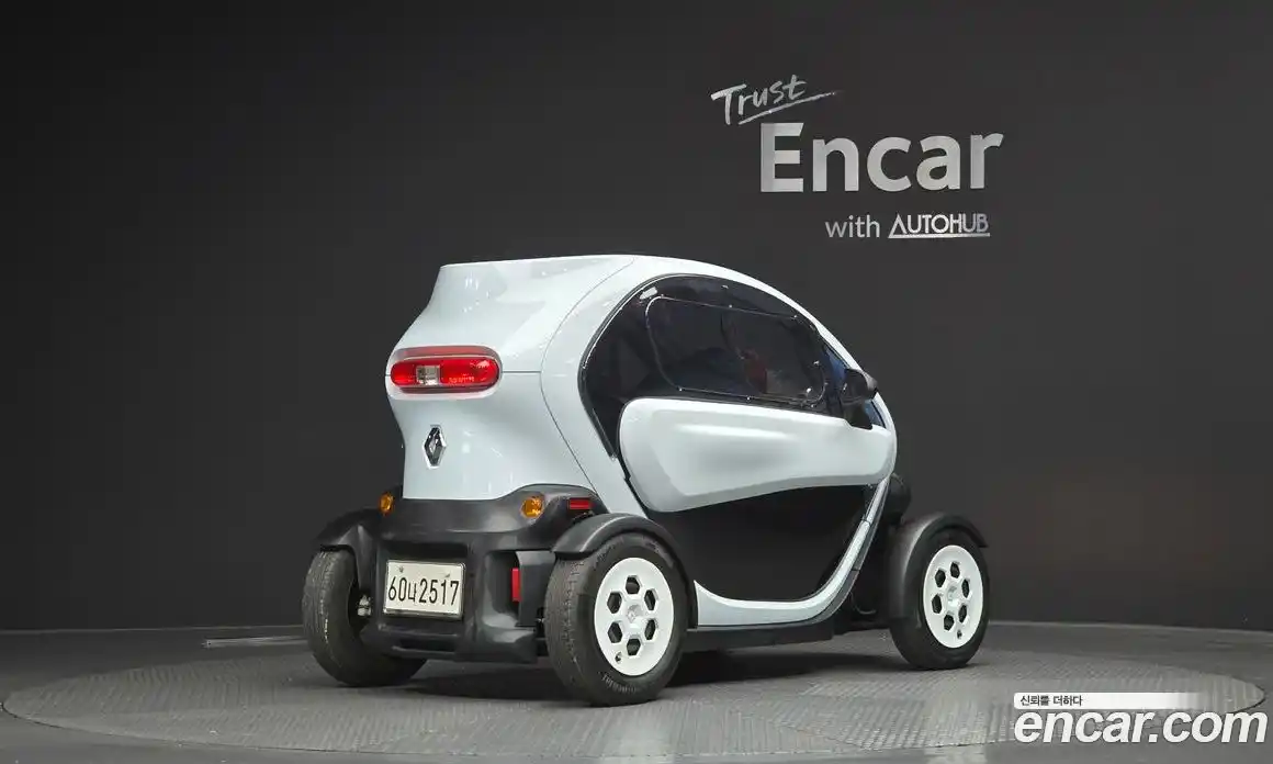 Renault Twizy 2020 0.1 Автомат в Москве № 203968, фото 17