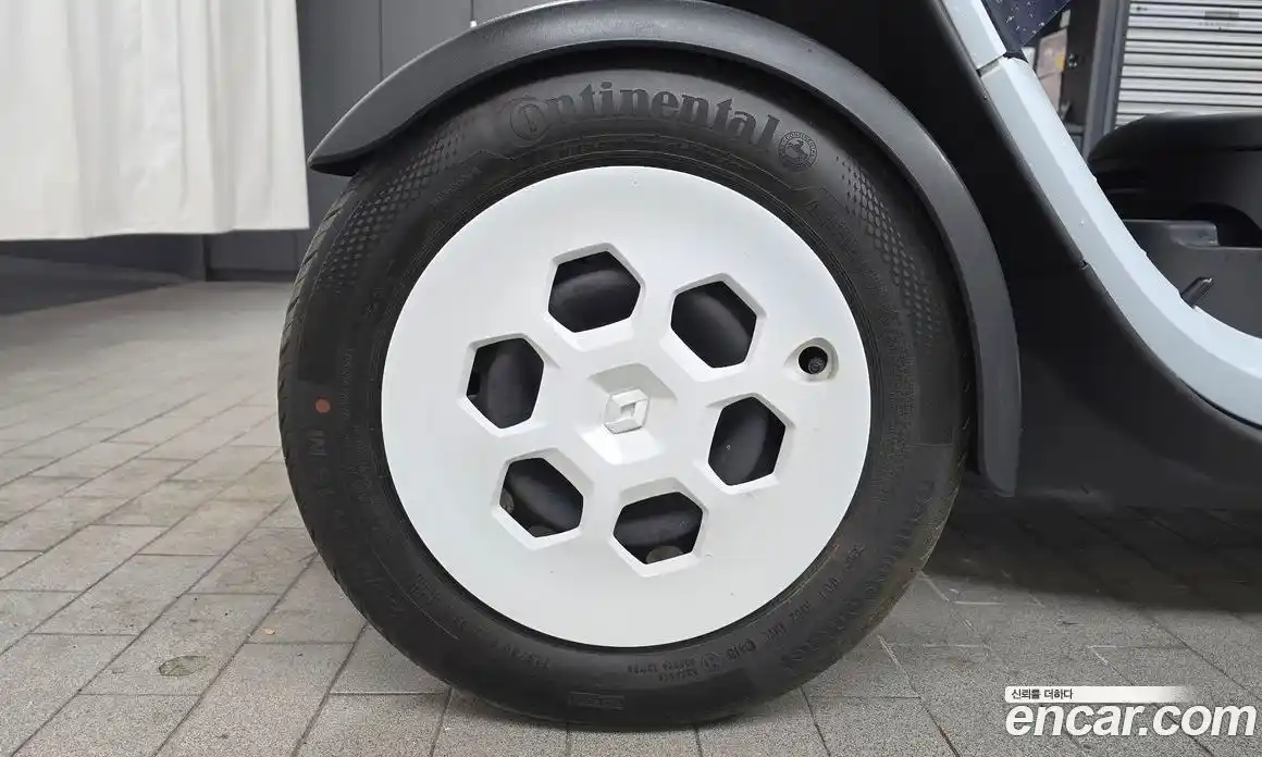 Renault Twizy 2020 0.1 Автомат в Москве № 203968, фото 8