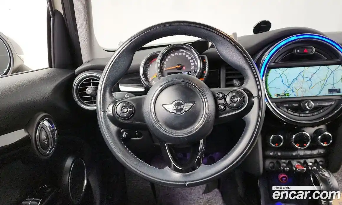 Mini Cooper 2015 1.5 Автомат в Москве № 211364, фото 19