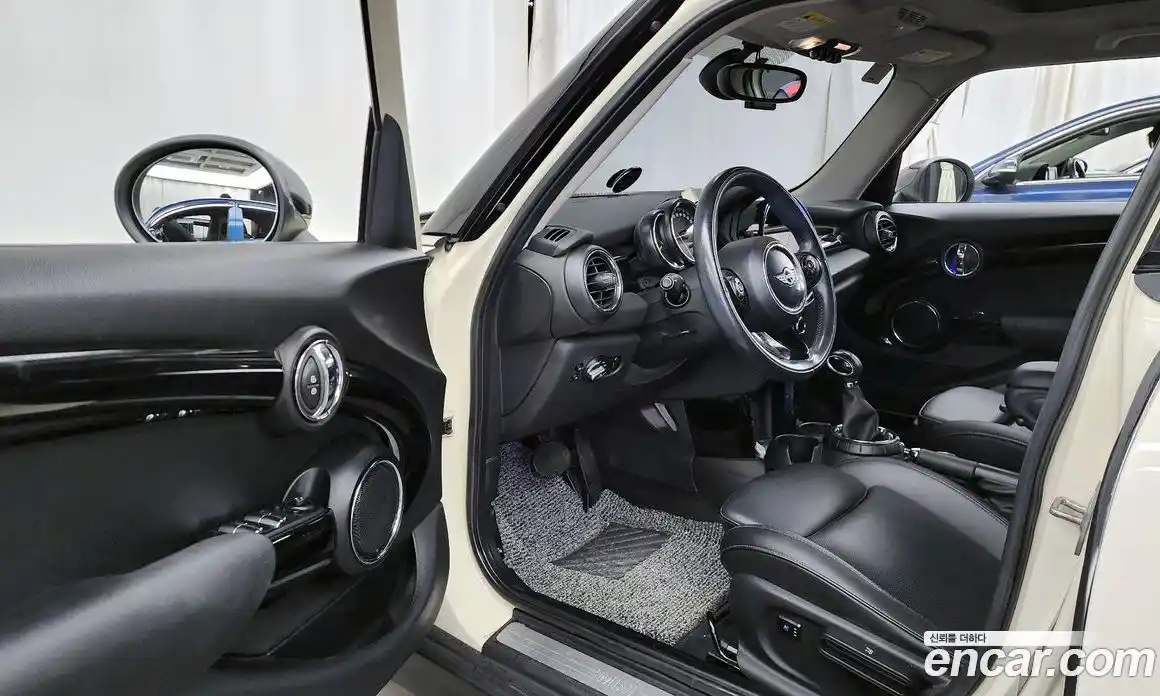 Mini Cooper 2015 1.5 Автомат в Москве № 211364, фото 10