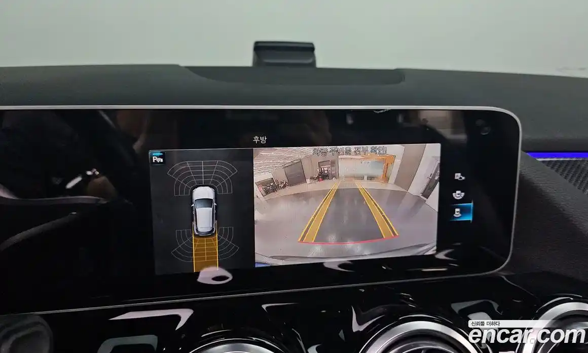 Mercedes-Benz GLA-Class 2020 2.0 Автомат в Москве № 211674, фото 11