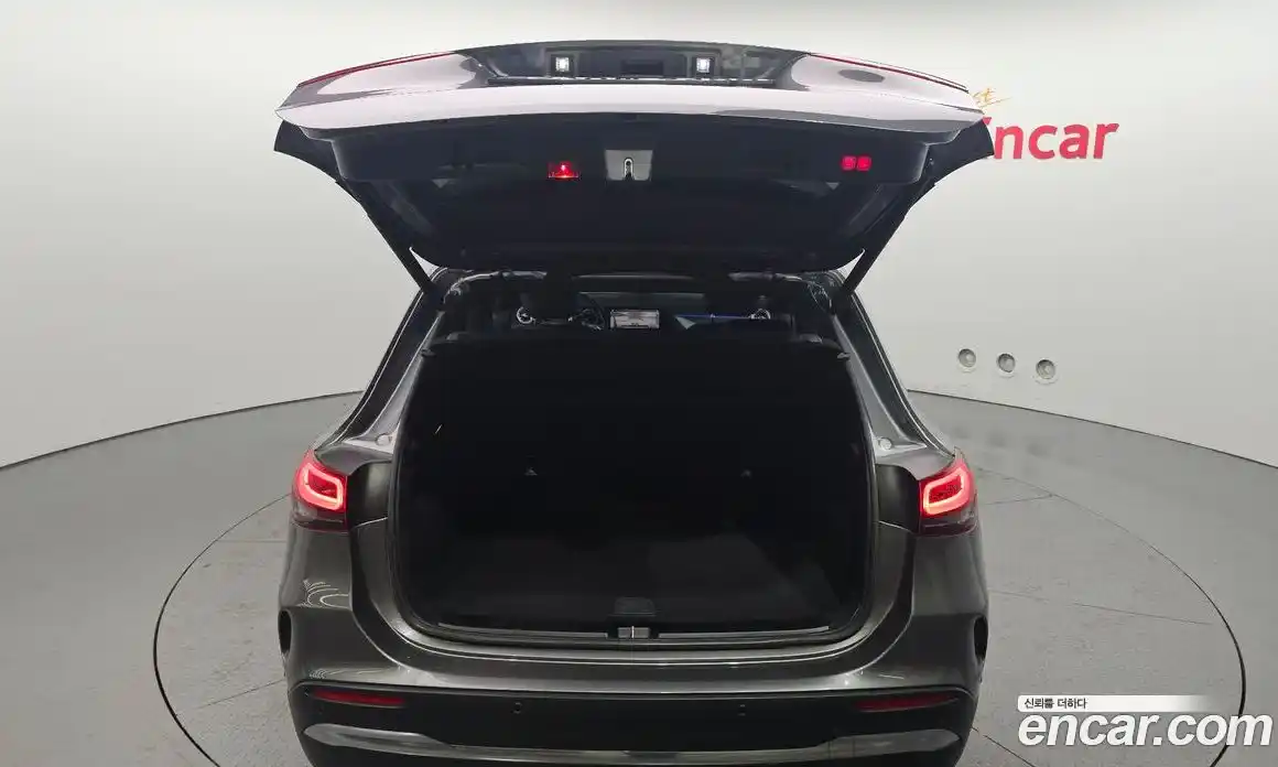 Mercedes-Benz GLA-Class 2020 2.0 Автомат в Москве № 211674, фото 19