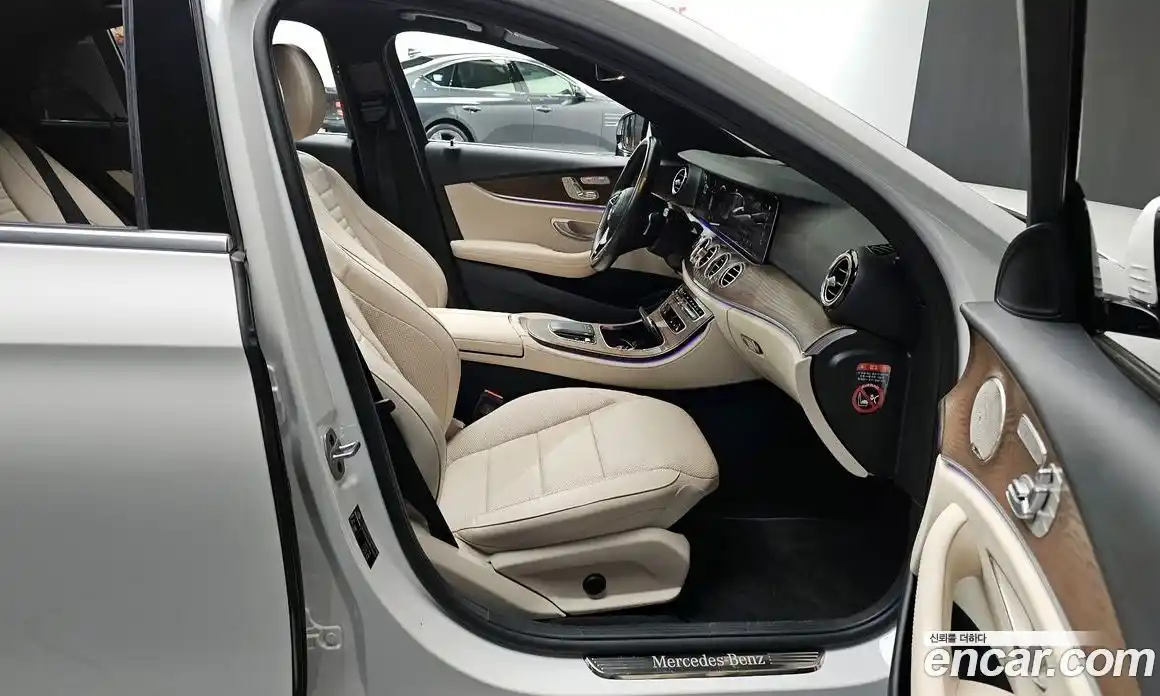 Mercedes-Benz E-Class 2023 1.9 Автомат в Москве № 211909, фото 11