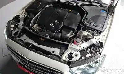 Mercedes-Benz E-Class 2023 1.9 Автомат в Москве № 211909, миниатюра 6