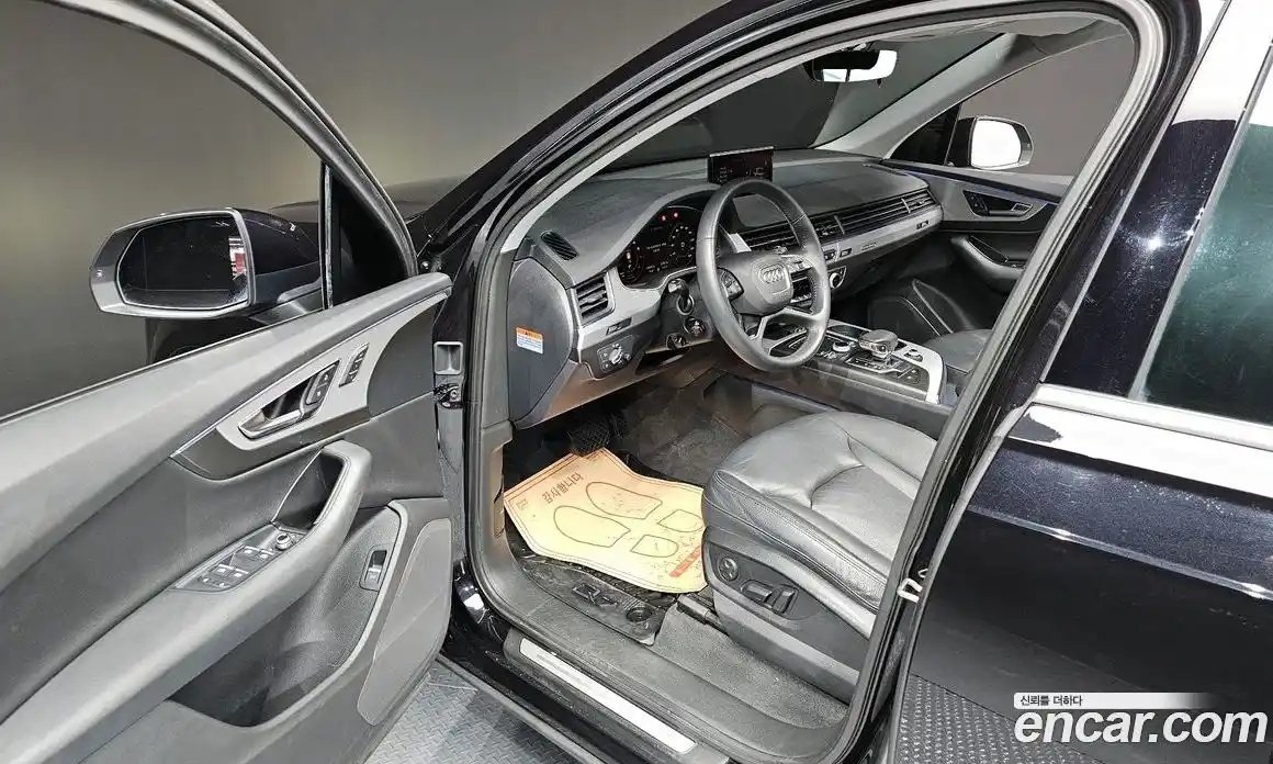 Audi Q7 2019 2.0 Автомат в Москве № 212575, фото 3