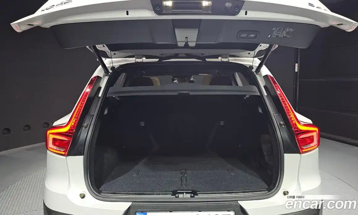 Volvo XC40 2021 2.0 Автомат в Москве № 212891, фото 3