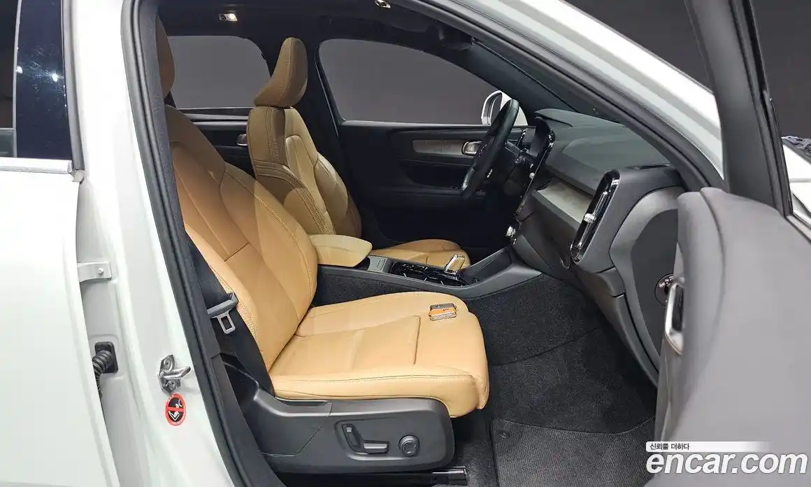 Volvo XC40 2021 2.0 Автомат в Москве № 212891, фото 7