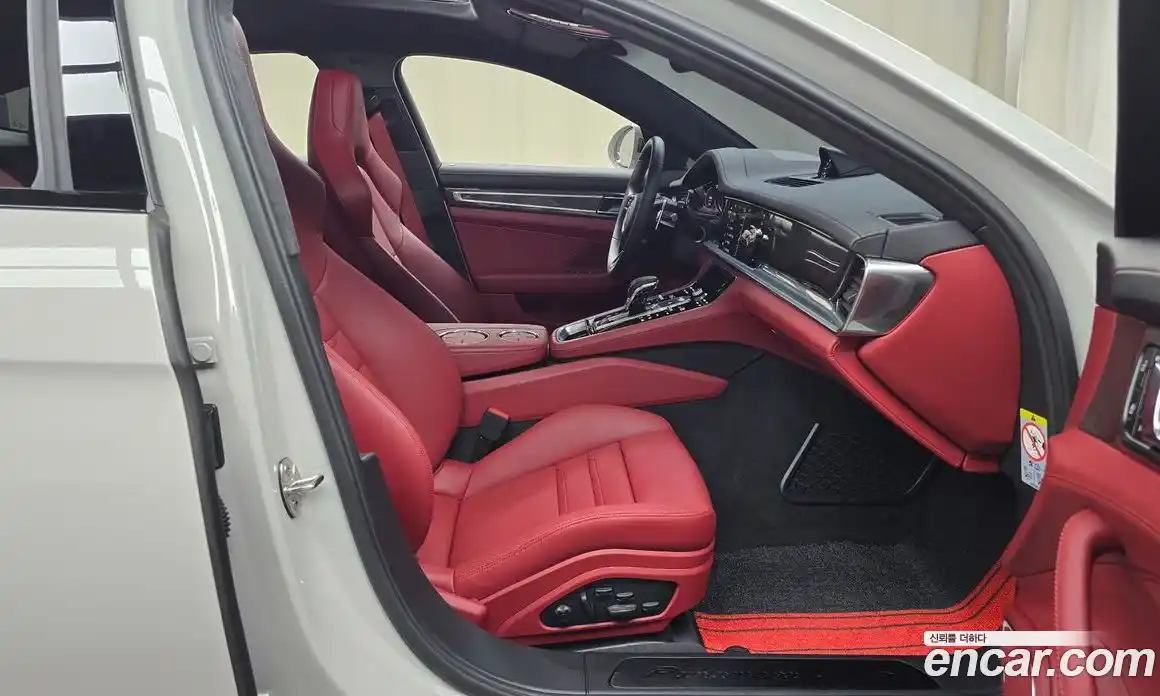 Porsche Panamera 2024 4.0 Автомат в Москве № 213035, фото 17