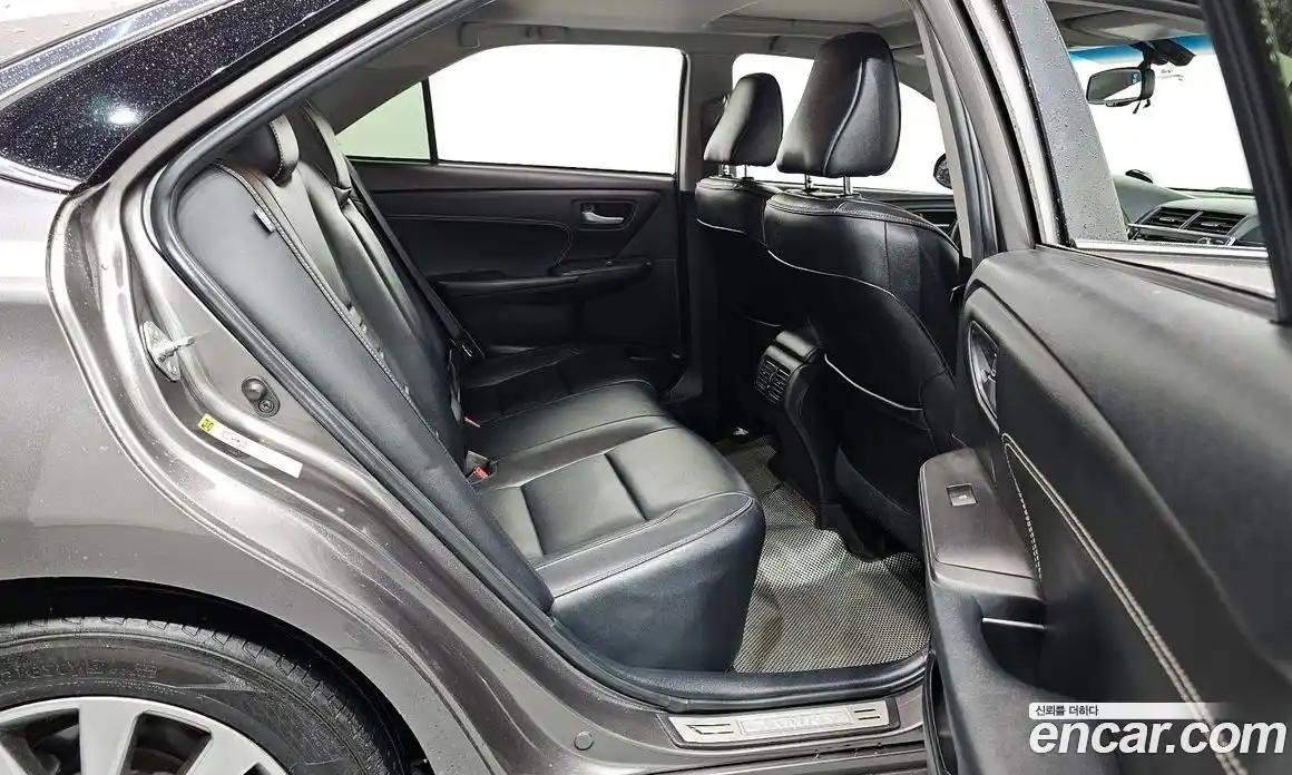 Toyota Camry 2015 2.5 Автомат в Москве № 215542, фото 13