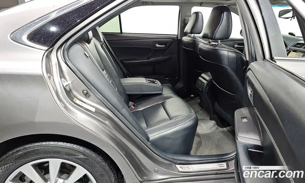 Toyota Camry 2015 2.5 Автомат в Москве № 215542, фото 3