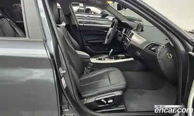 BMW 1-Series 2018 2.0 Автомат в Москве № 228978, миниатюра 11