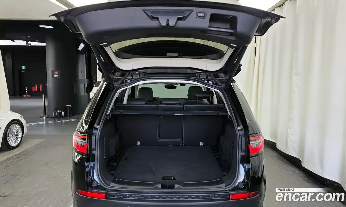 Land Rover Discovery Sport 2021 2.0 Автомат в Москве № 231217, фото 16