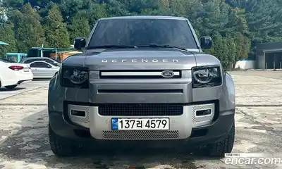 Land Rover Defender, 2023