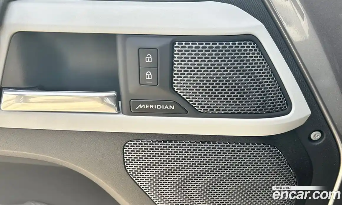 Land Rover Defender 2023 3.0 Автомат в Москве № 231309, фото 17