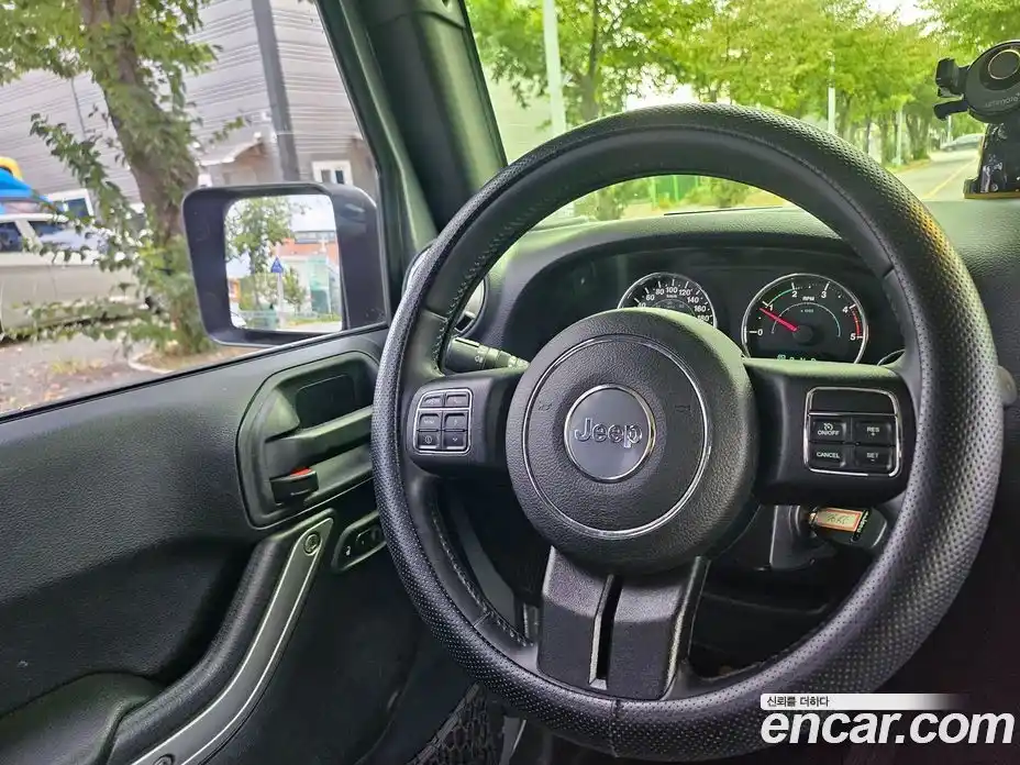 Jeep Wrangler 2015 2.8 Автомат в Москве № 232773, фото 15