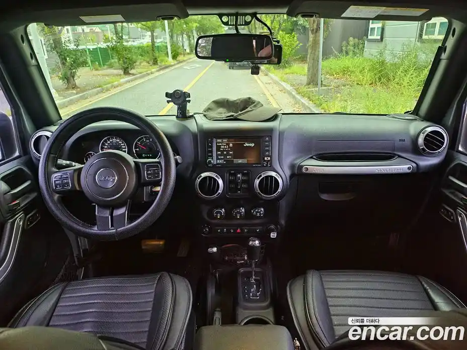 Jeep Wrangler 2015 2.8 Автомат в Москве № 232773, фото 16