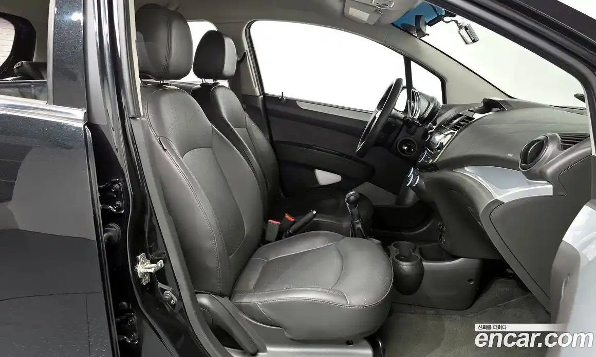 Chevrolet Spark 2014 1.0 Механическая в Москве № 23956, фото 10