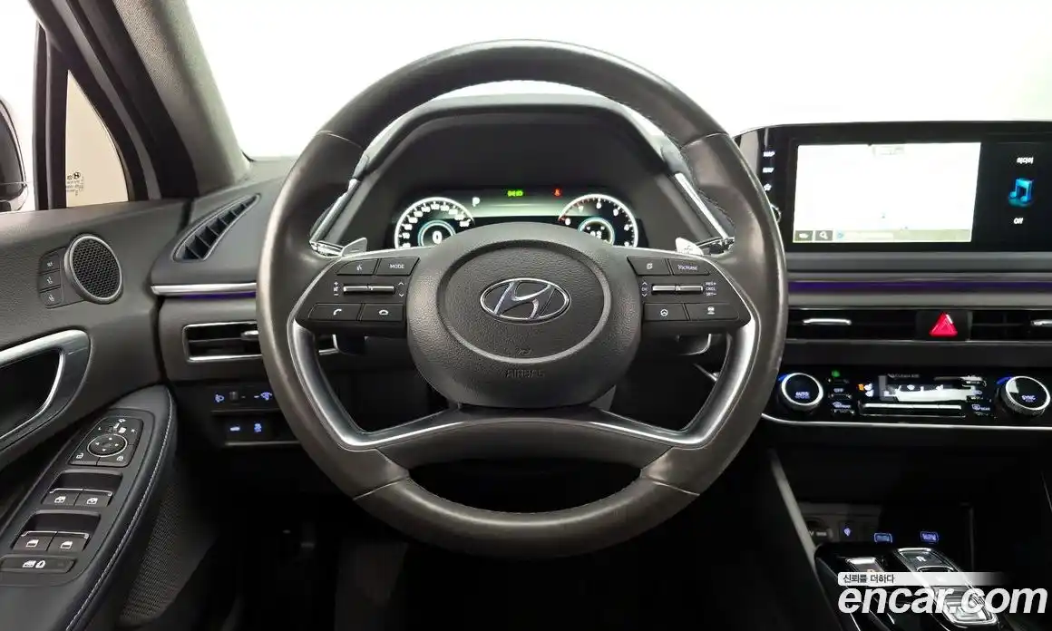 Hyundai Sonata 2022 1.6 Автомат в Москве № 244560, фото 11