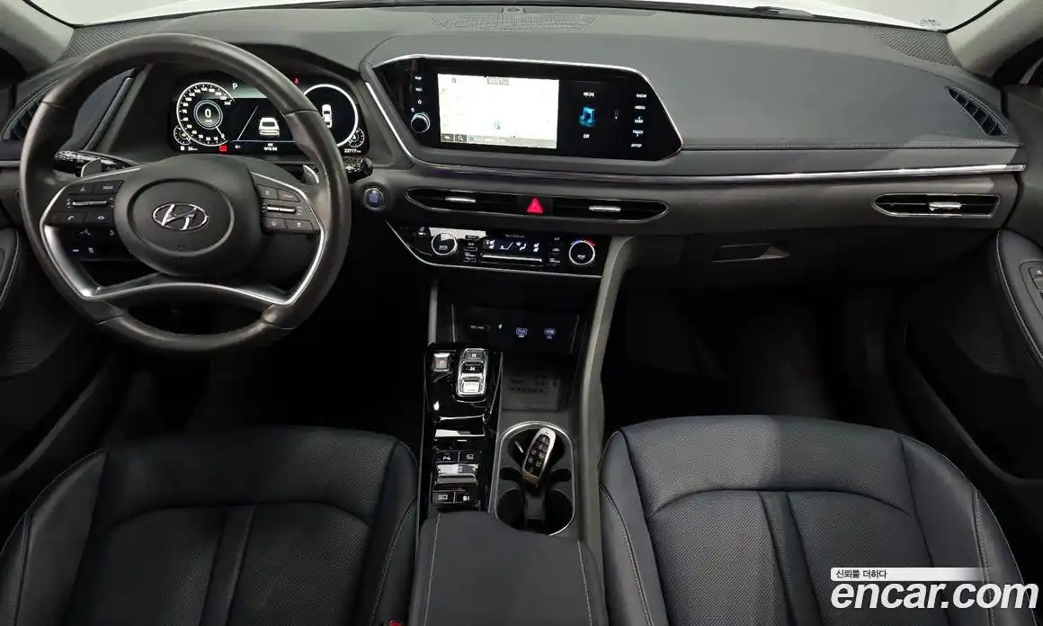 Hyundai Sonata 2022 1.6 Автомат в Москве № 244560, фото 13