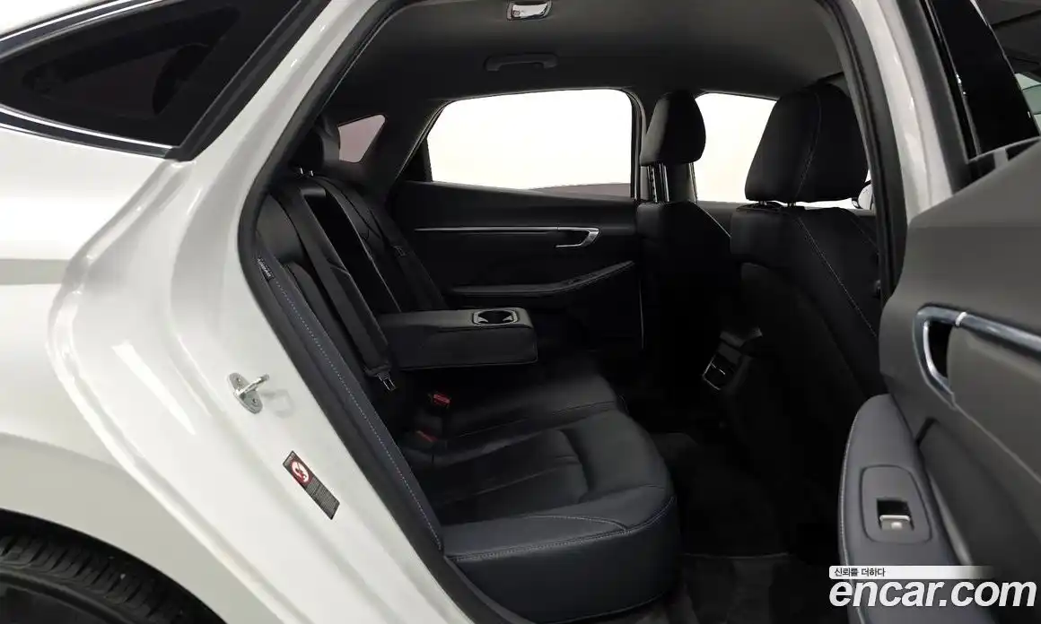 Hyundai Sonata 2022 1.6 Автомат в Москве № 244560, фото 9