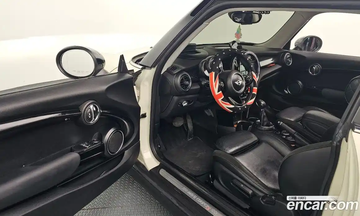 Mini Cooper 2015 2.0 Автомат в Москве № 253460, фото 13