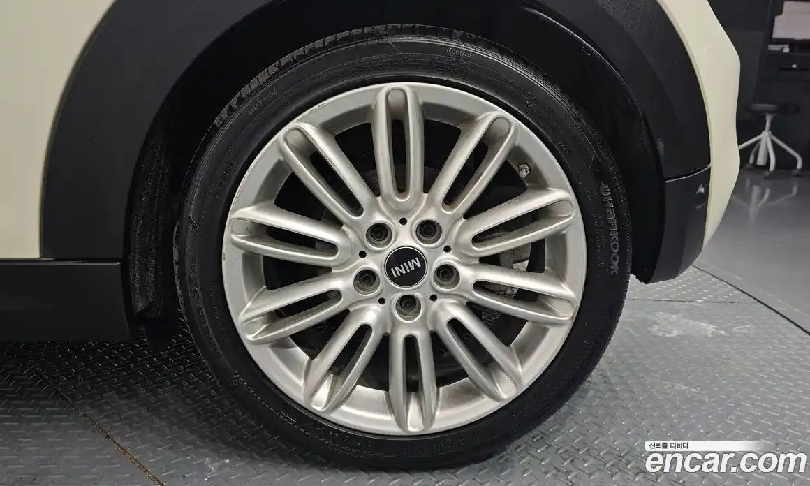 Mini Cooper 2015 2.0 Автомат в Москве № 253460, фото 15