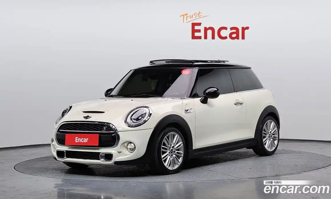 Mini Cooper 2015 2.0 Автомат в Москве № 253460, фото 3