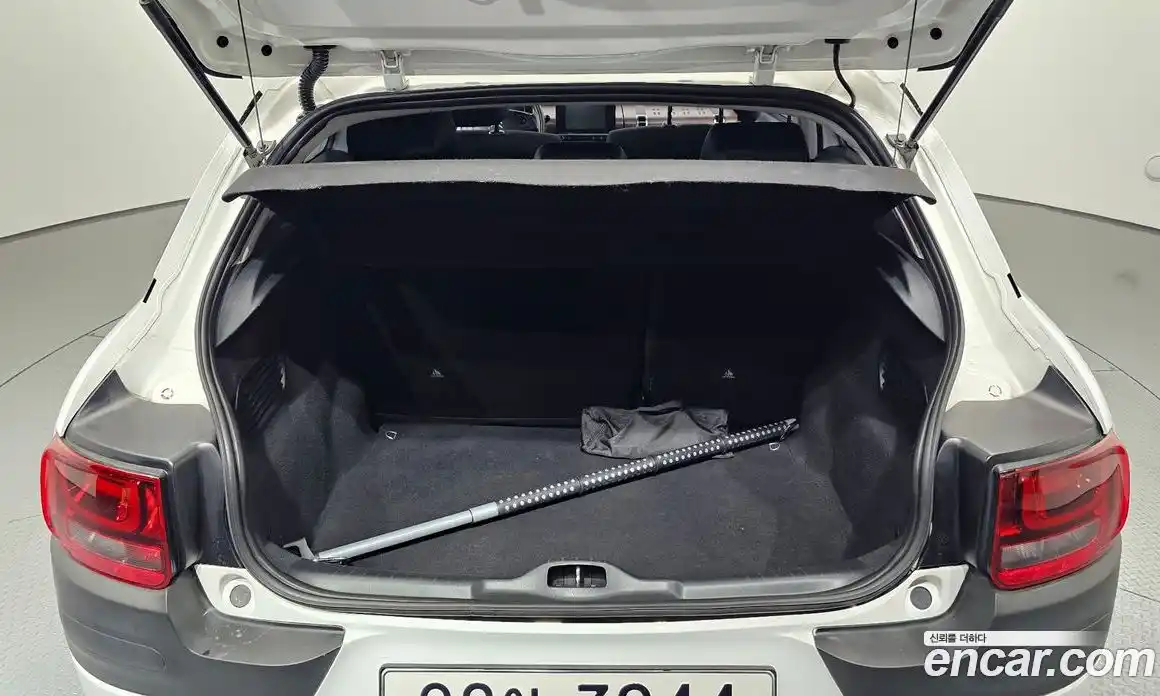 Citroen C4 Cactus 2017 1.6 Автомат в Москве № 256813, фото 20