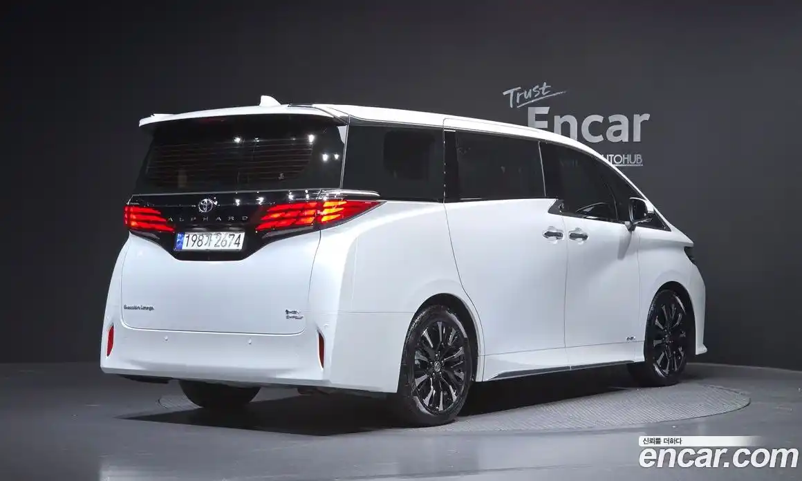 Toyota Alphard 2024 2.5 Автомат в Москве № 279237, фото 7